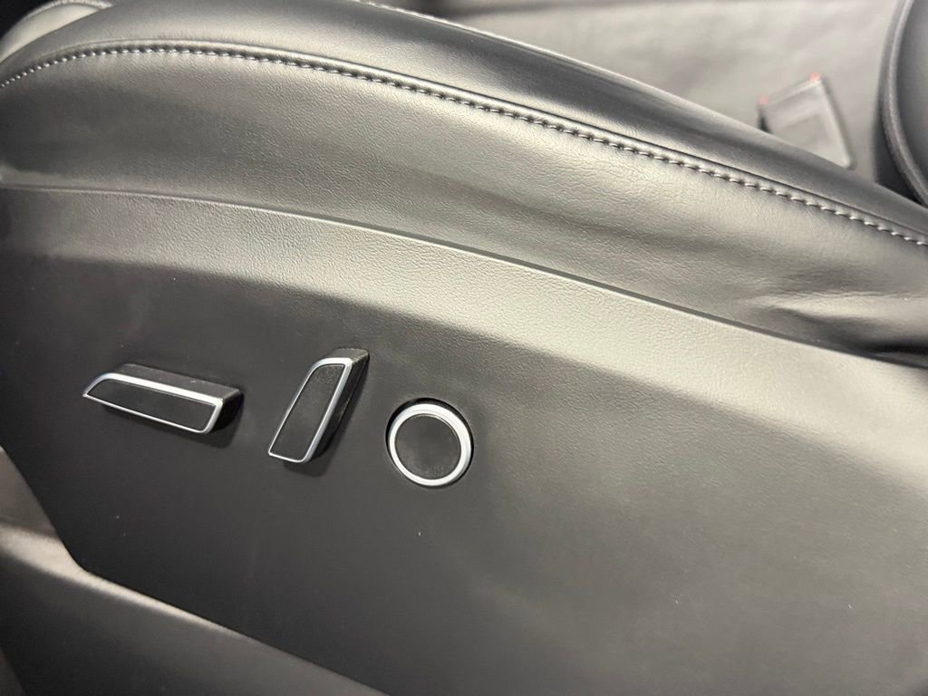 Used 2023 Tesla Model X image 19