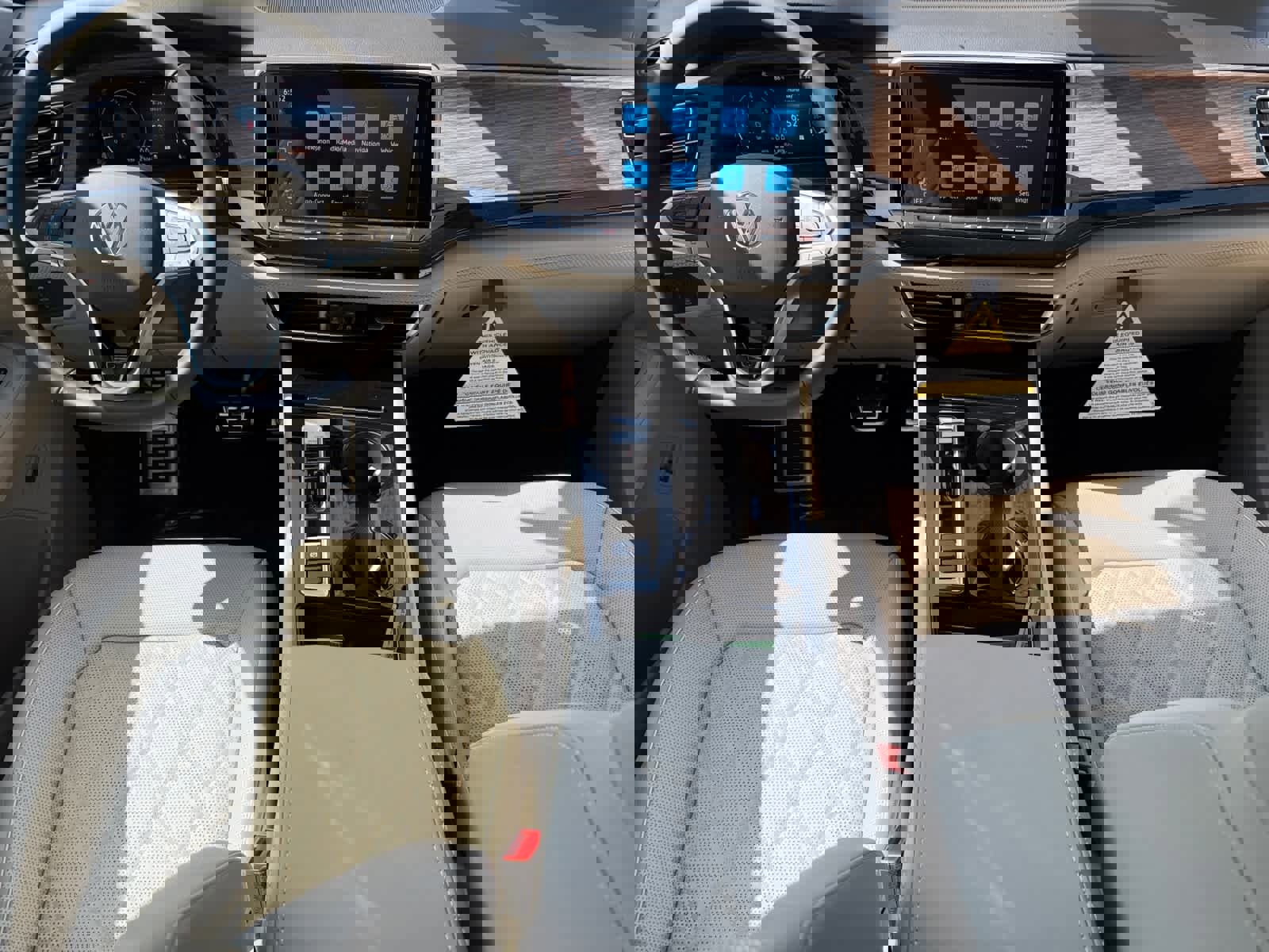 Used 2025 Volkswagen Atlas SEL Premium R-Line image 10