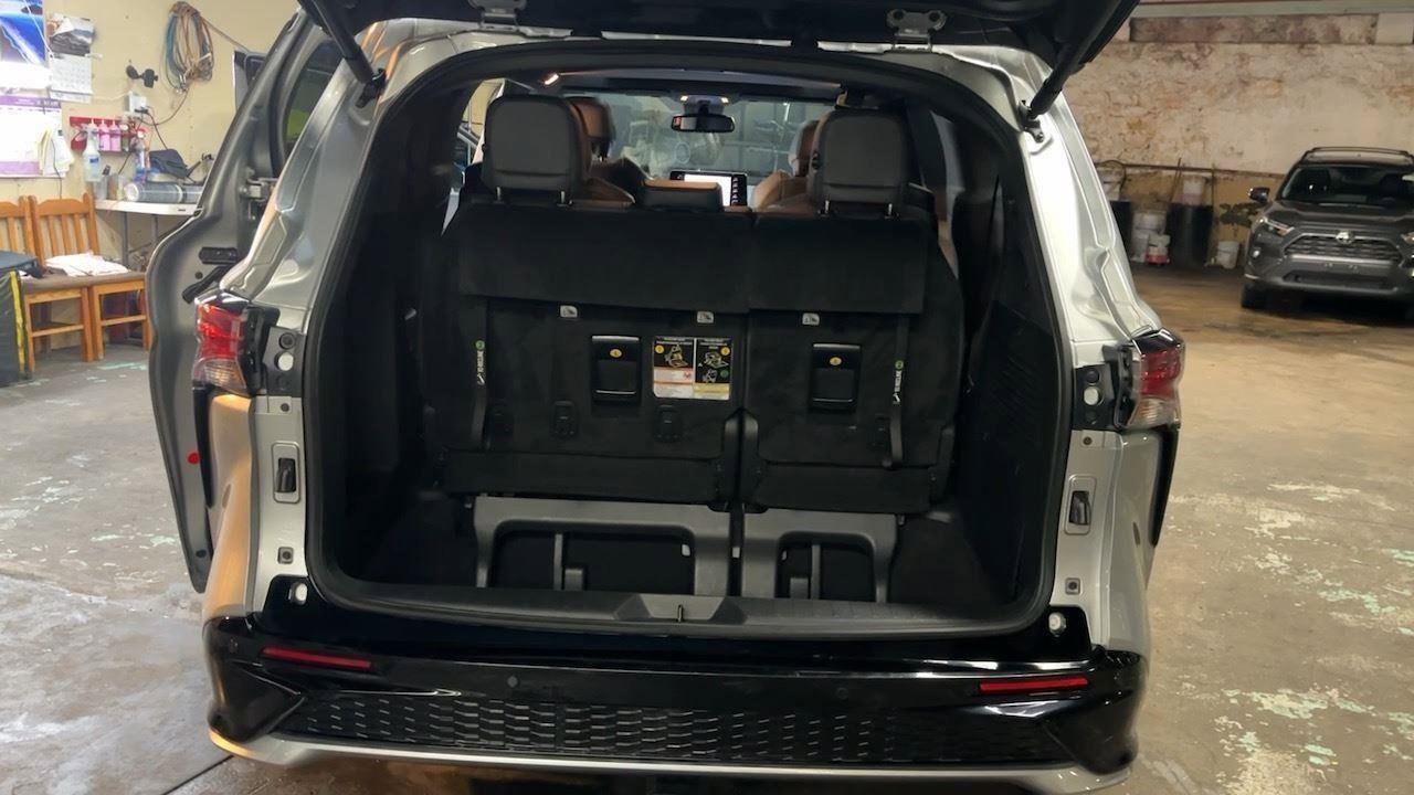 Certified 2022 Toyota Sienna XSE image 19