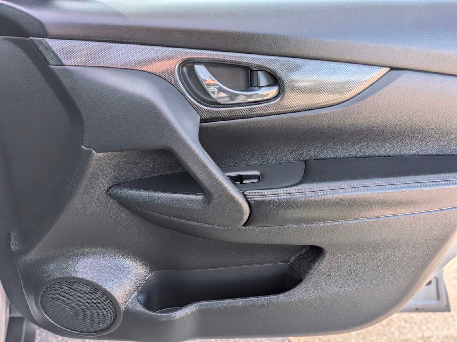 Used 2015 Nissan Rogue SL w/ SL Premium Package image 22