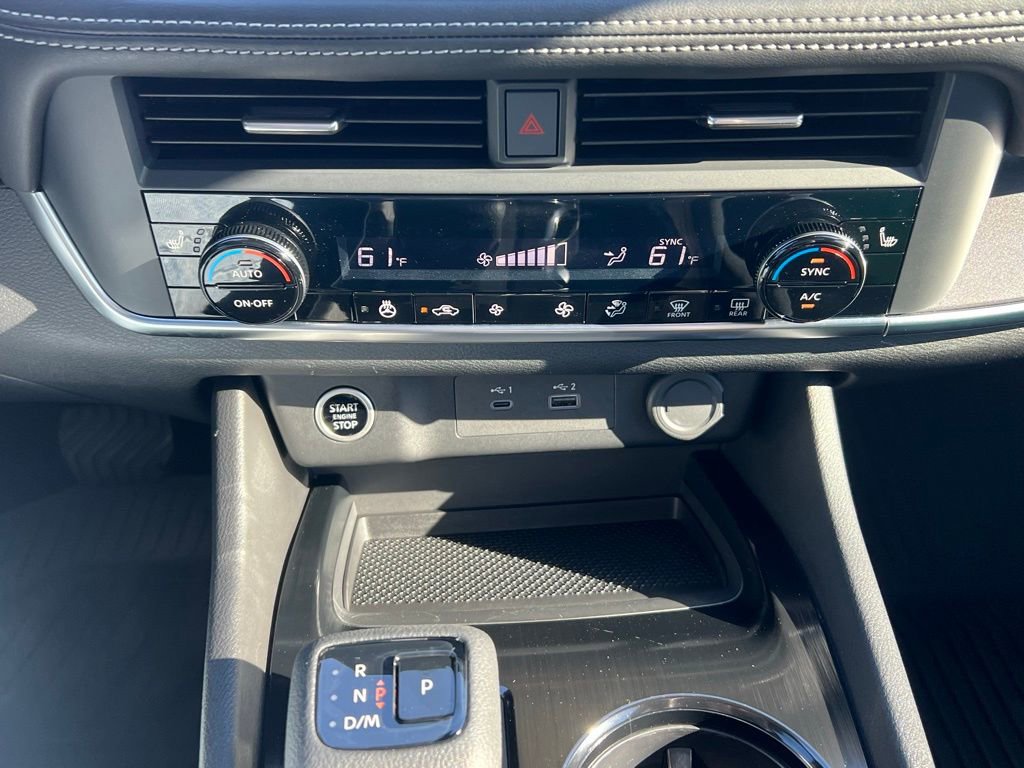 Used 2023 Nissan Rogue SV w/ SV Premium B Package image 31