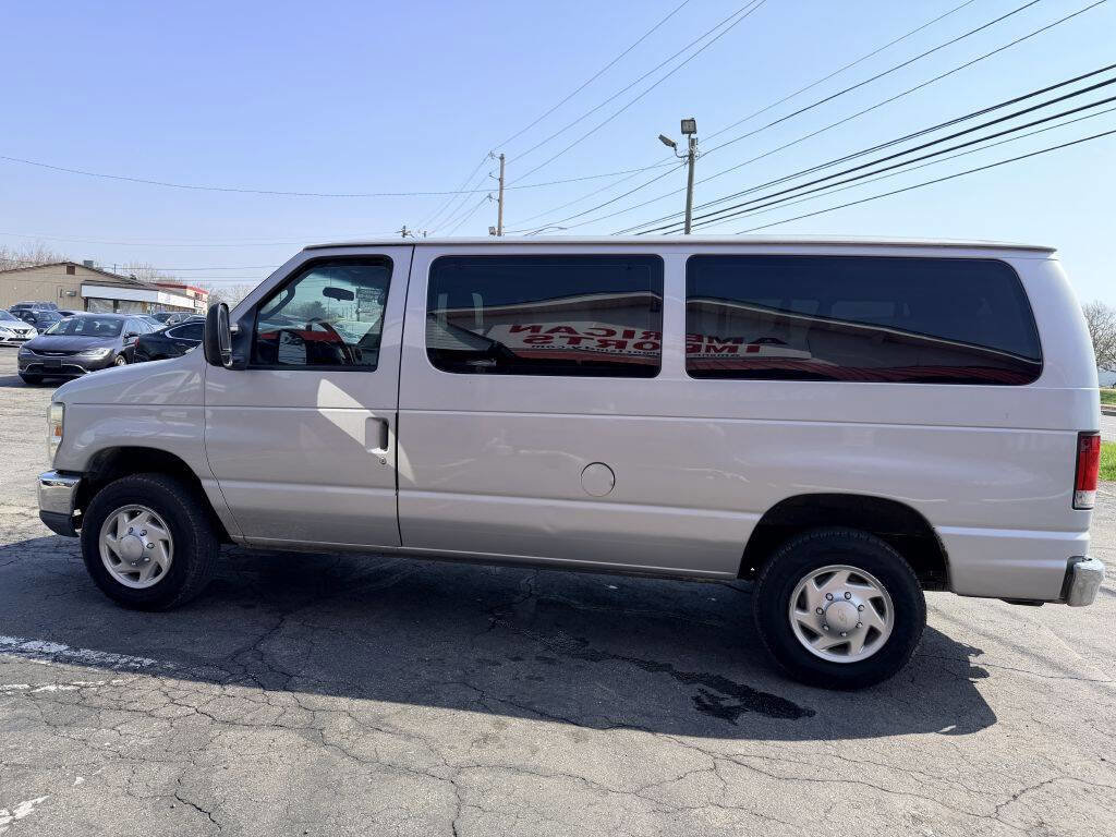 Used 2011 Ford E-350 and Econoline 350 XLT RWD image 3