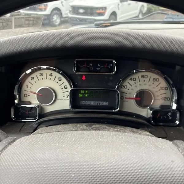 Used 2014 Ford Expedition EL Limited w/ Equipment Group 301A AWD/4WD image 32