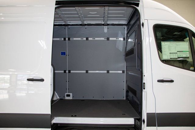 Used 2024 Mercedes-Benz Sprinter 2500 image 3
