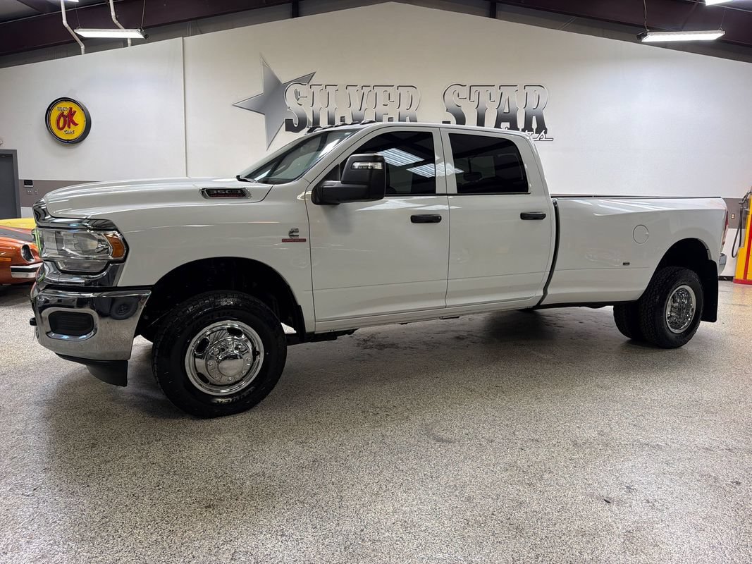 Used 2024 RAM 3500 Tradesman w/ Chrome Appearance Group AWD/4WD image 1