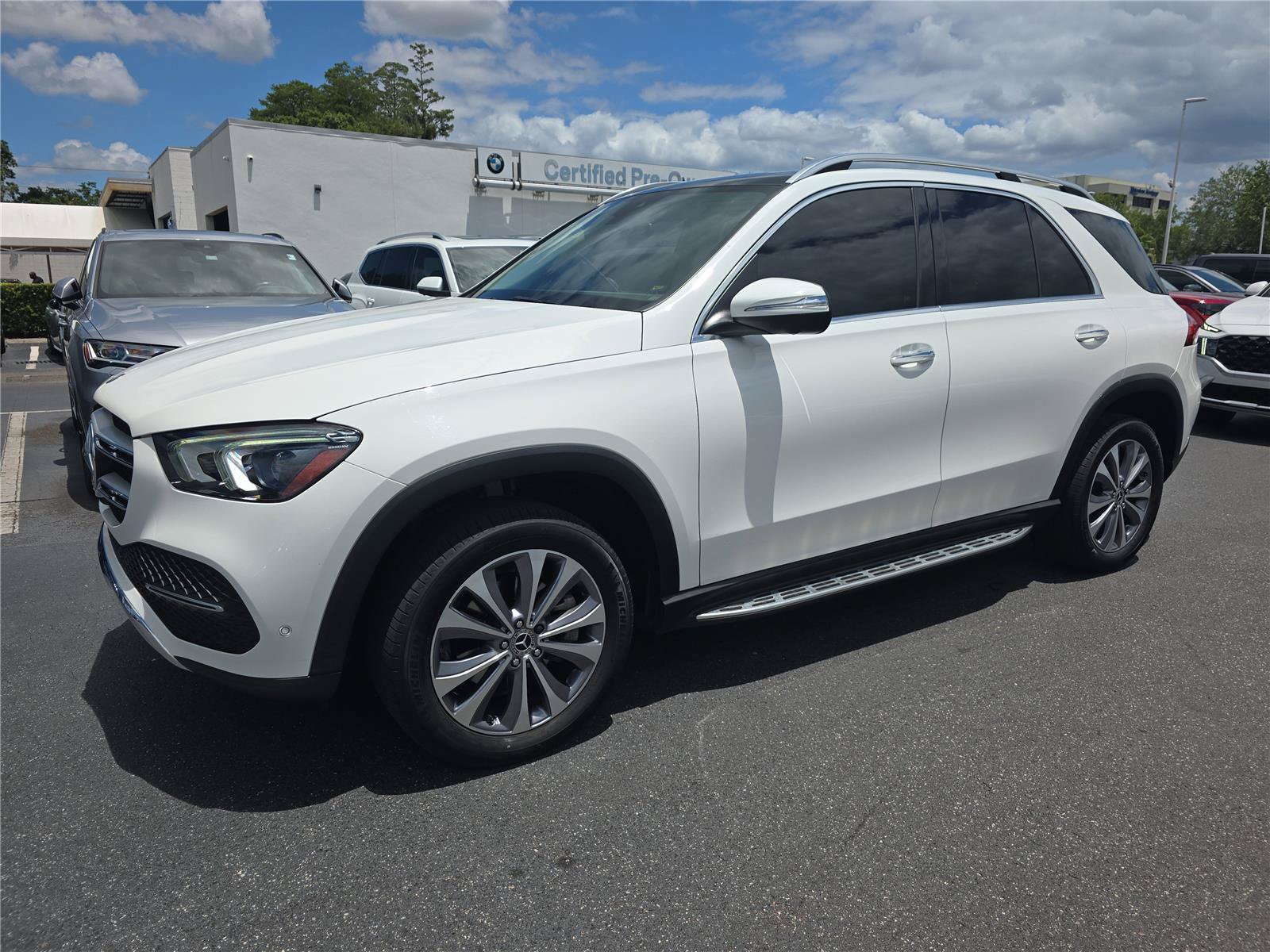 Used 2023 Mercedes-Benz GLE 350 4MATIC w/ Premium Package image 9