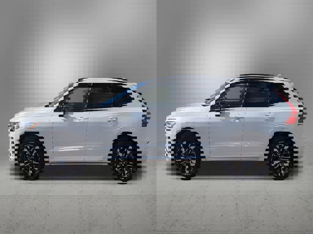 Certified 2026 Volvo XC60 B5 Plus w/ Protection Package Premier image 3