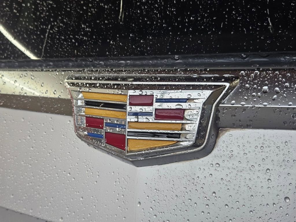 Used 2018 Cadillac Escalade Premium Luxury image 32