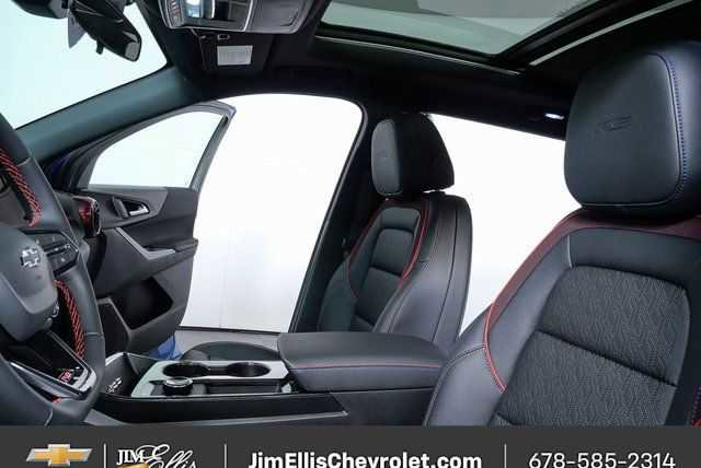 New 2026 Chevrolet Equinox RS w/ LPO, Floor Liner Package image 5