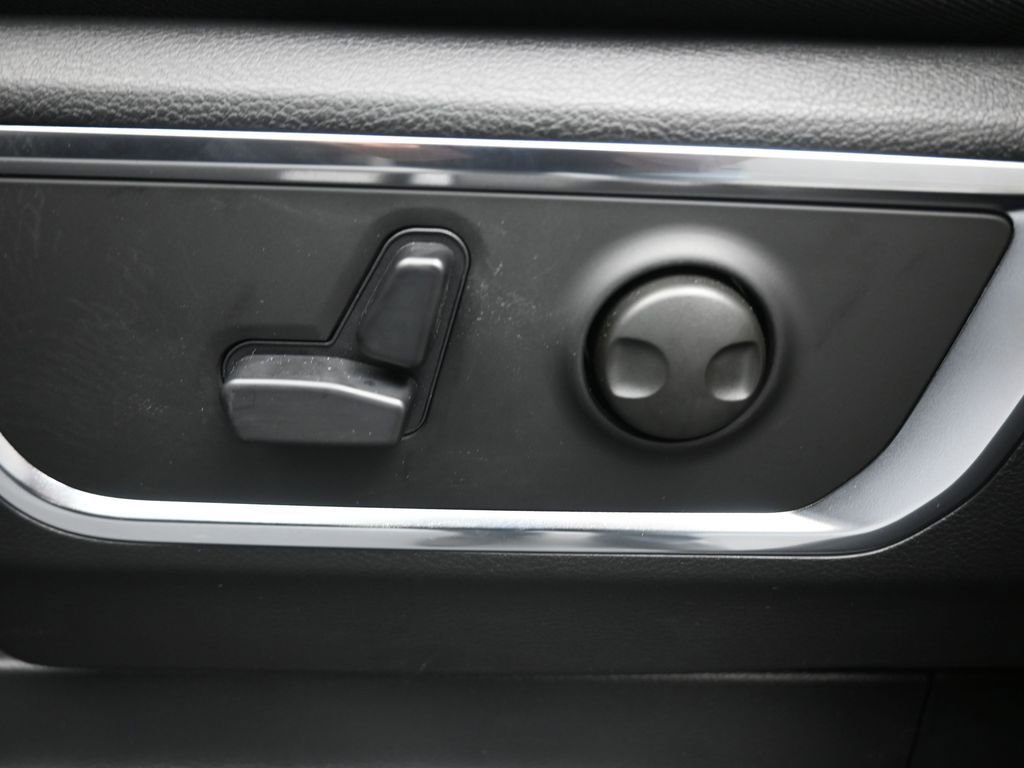 New 2026 RAM 1500 Laramie w/ Night Edition image 9