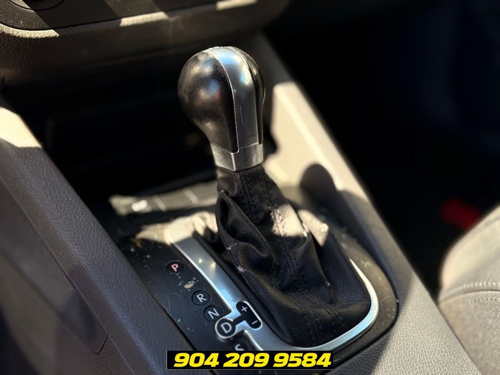 Used 2007 Volkswagen GTI 2-Door FWD image 15