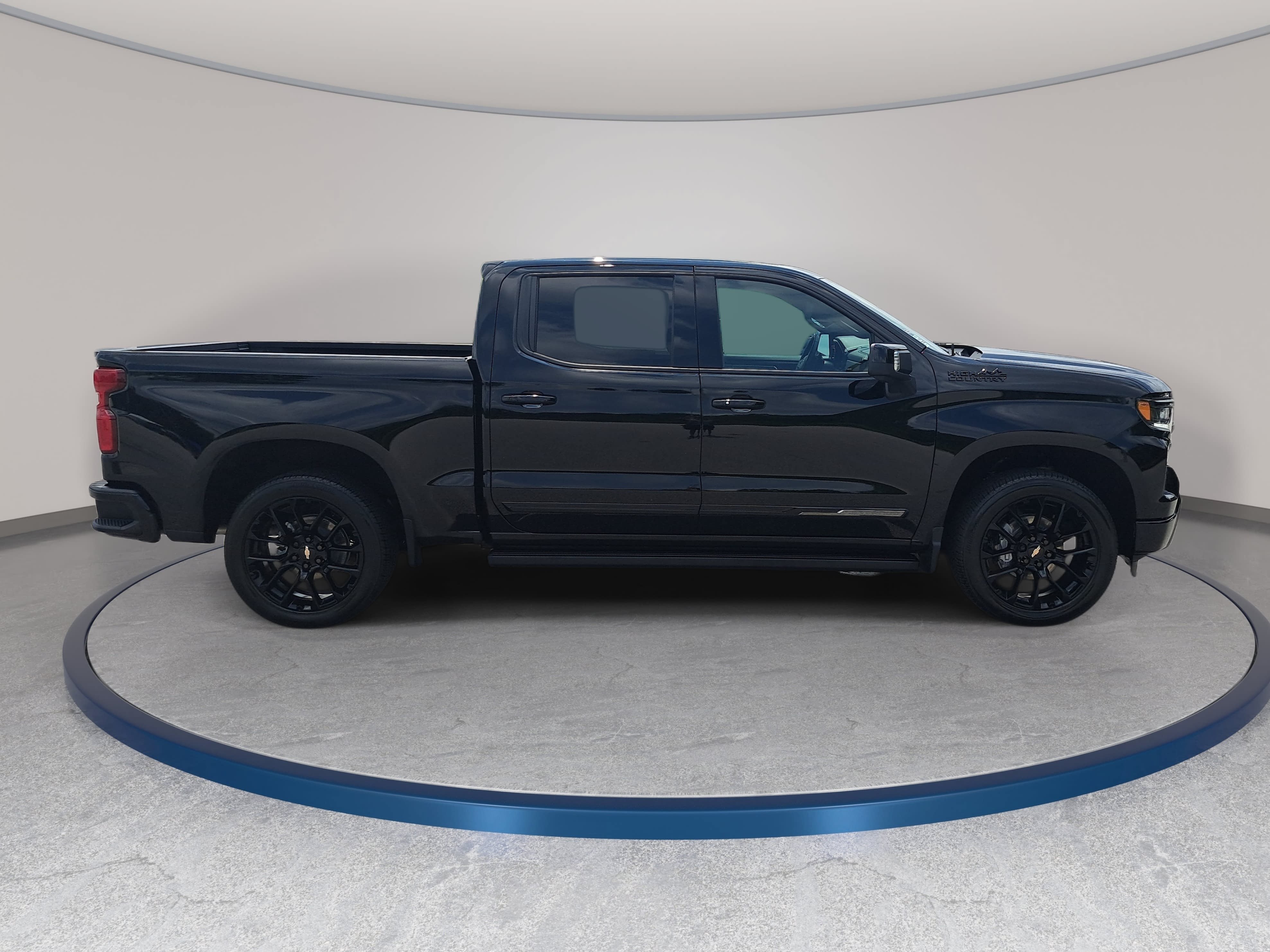 Used 2026 Chevrolet Silverado 1500 High Country w/ High Country Premium Package AWD/4WD image 4