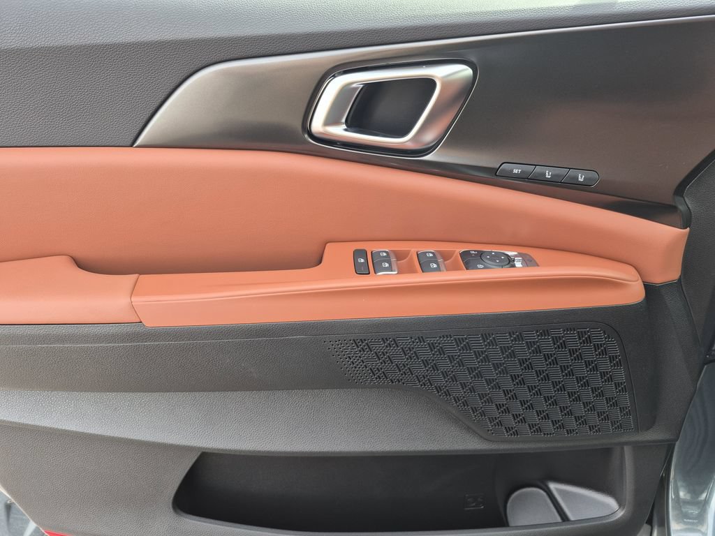 New 2026 Kia Carnival SX w/ SX Dark Edition Package FWD image 6