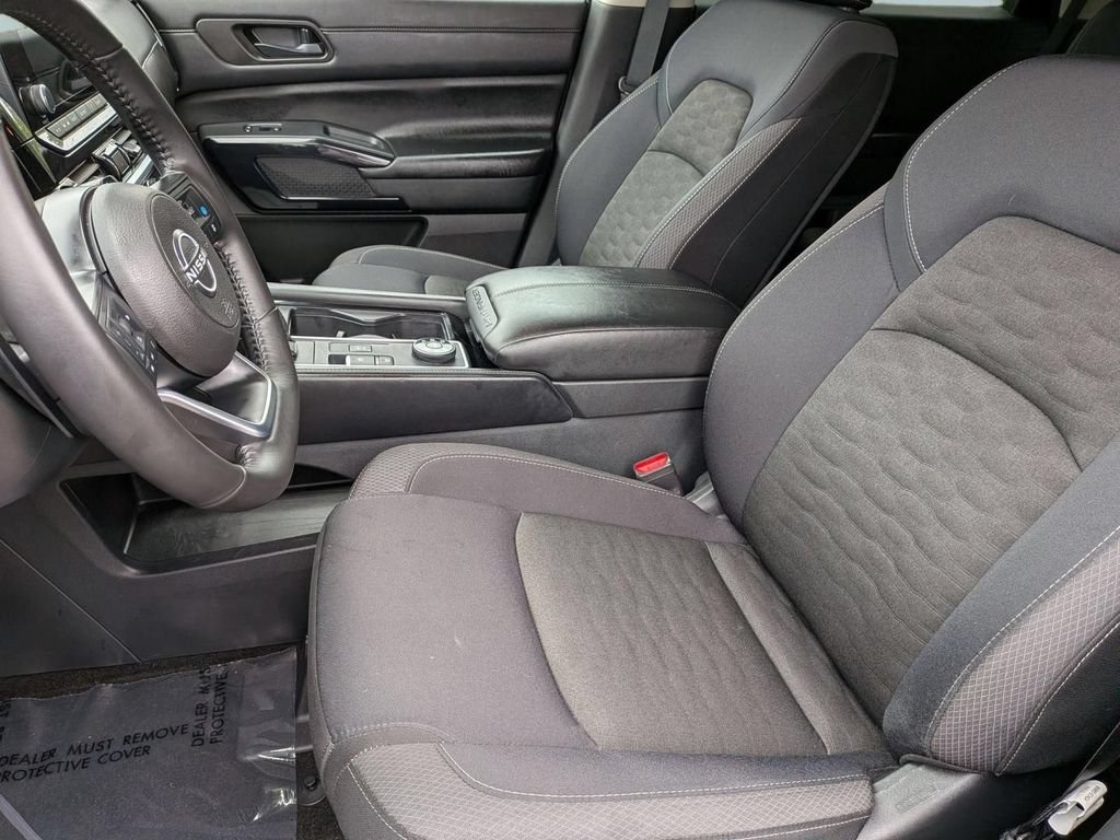 Used 2025 Nissan Pathfinder SV AWD/4WD image 22