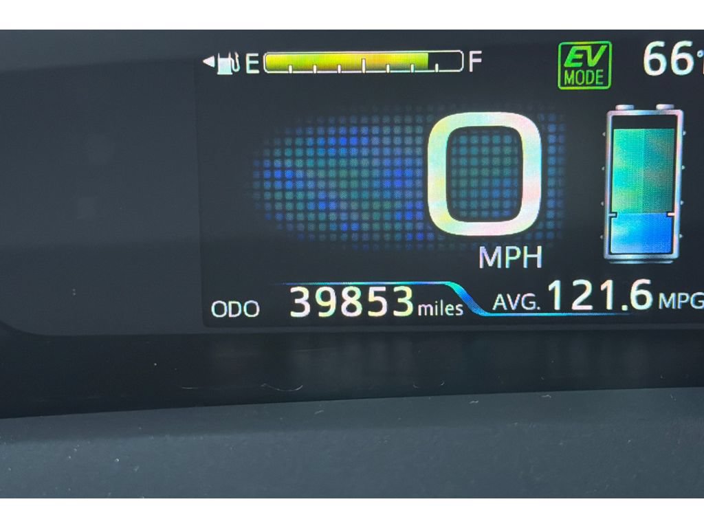 Certified 2021 Toyota Prius Prime Limited FWD image 30