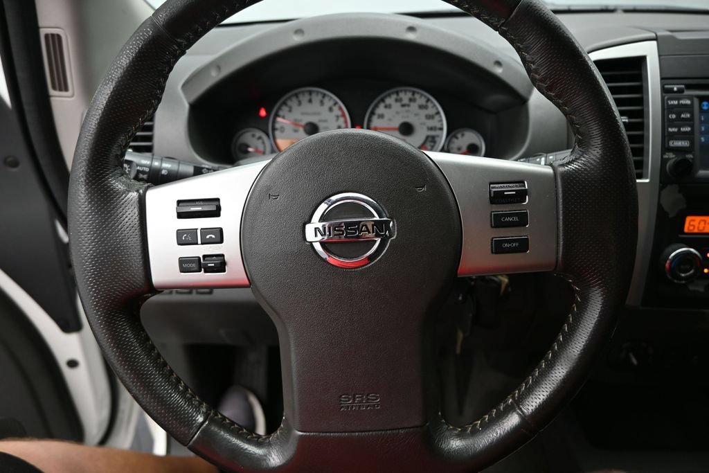 Used 2018 Nissan Frontier PRO-4X AWD/4WD image 16