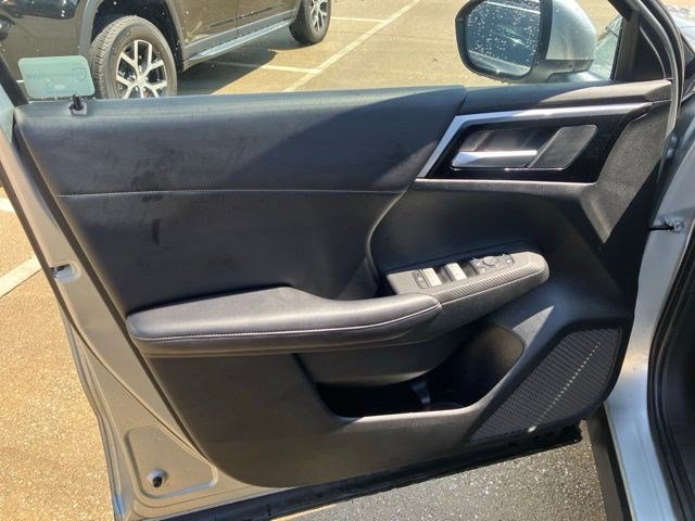 Used 2023 Mitsubishi Outlander SE AWD/4WD image 9