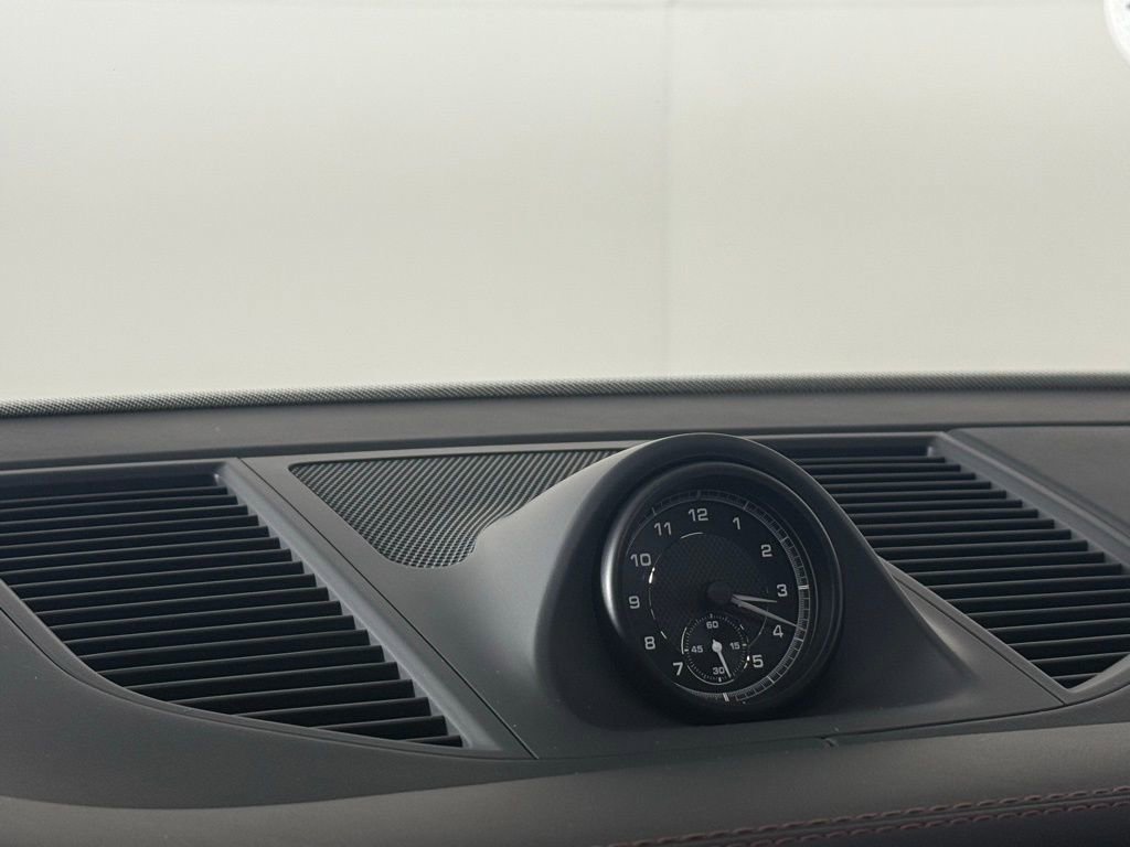 New 2026 Porsche Macan image 31