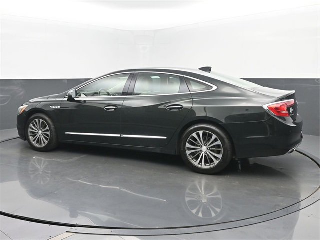 Used 2017 Buick LaCrosse Preferred image 3