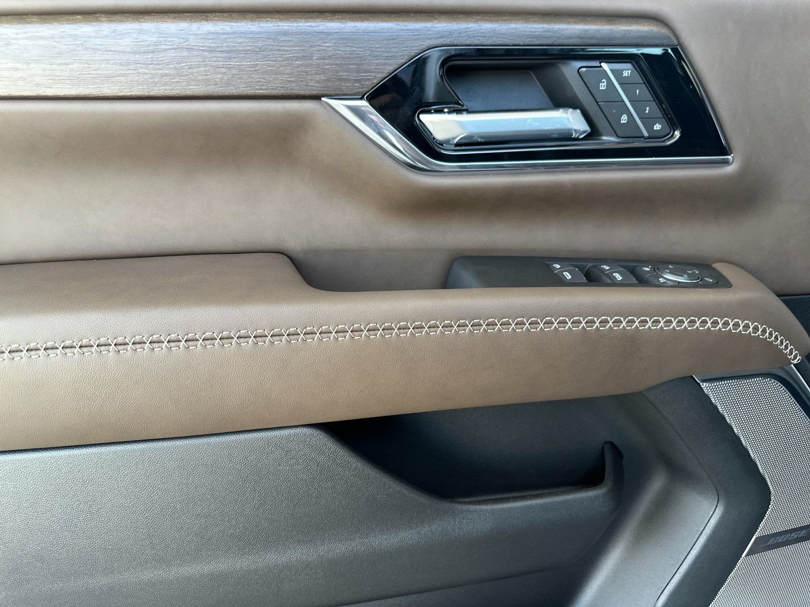 New 2026 GMC Yukon XL Denali Ultimate AWD/4WD image 11