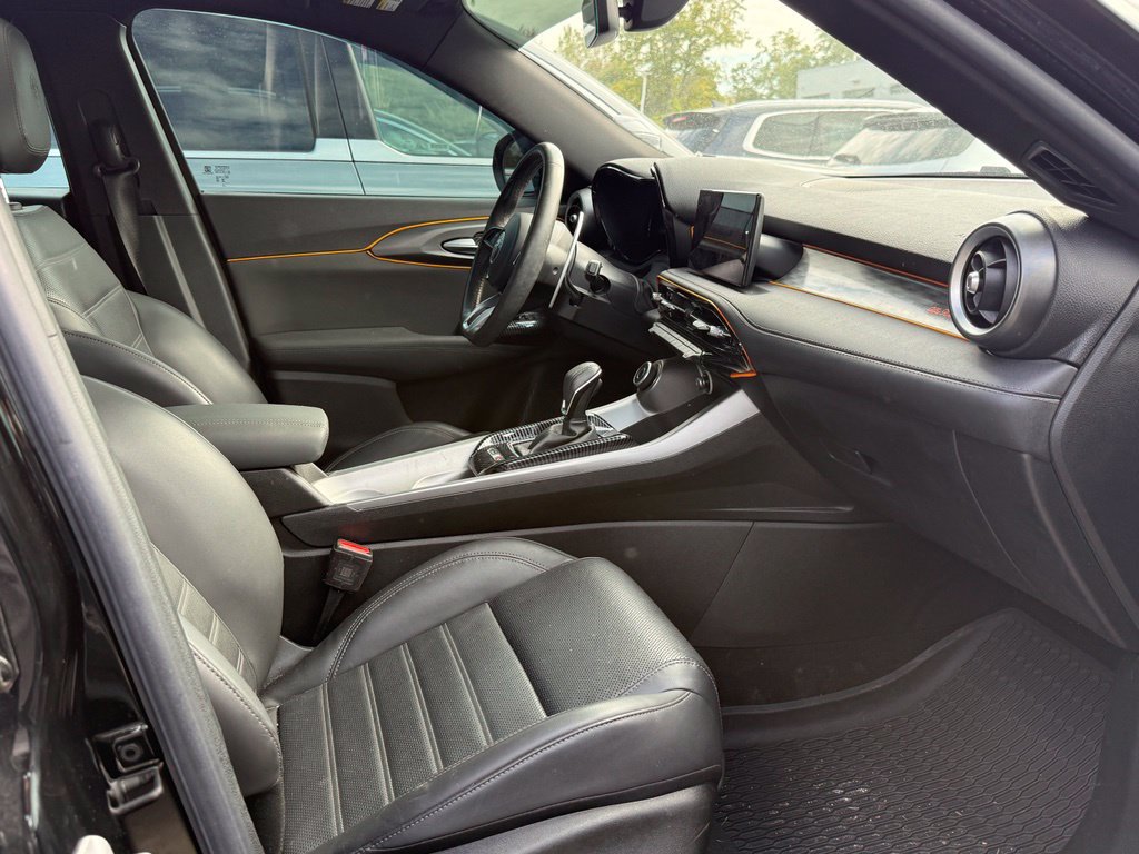 Used 2024 Alfa Romeo Tonale Veloce AWD/4WD image 16