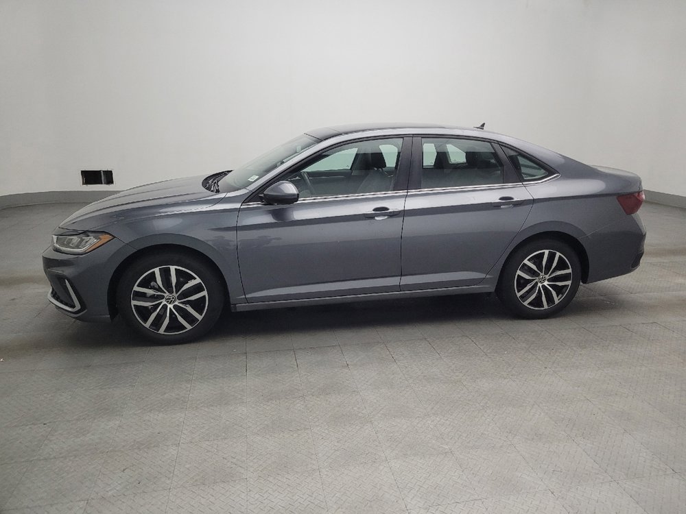 Used 2025 Volkswagen Jetta SE FWD image 2