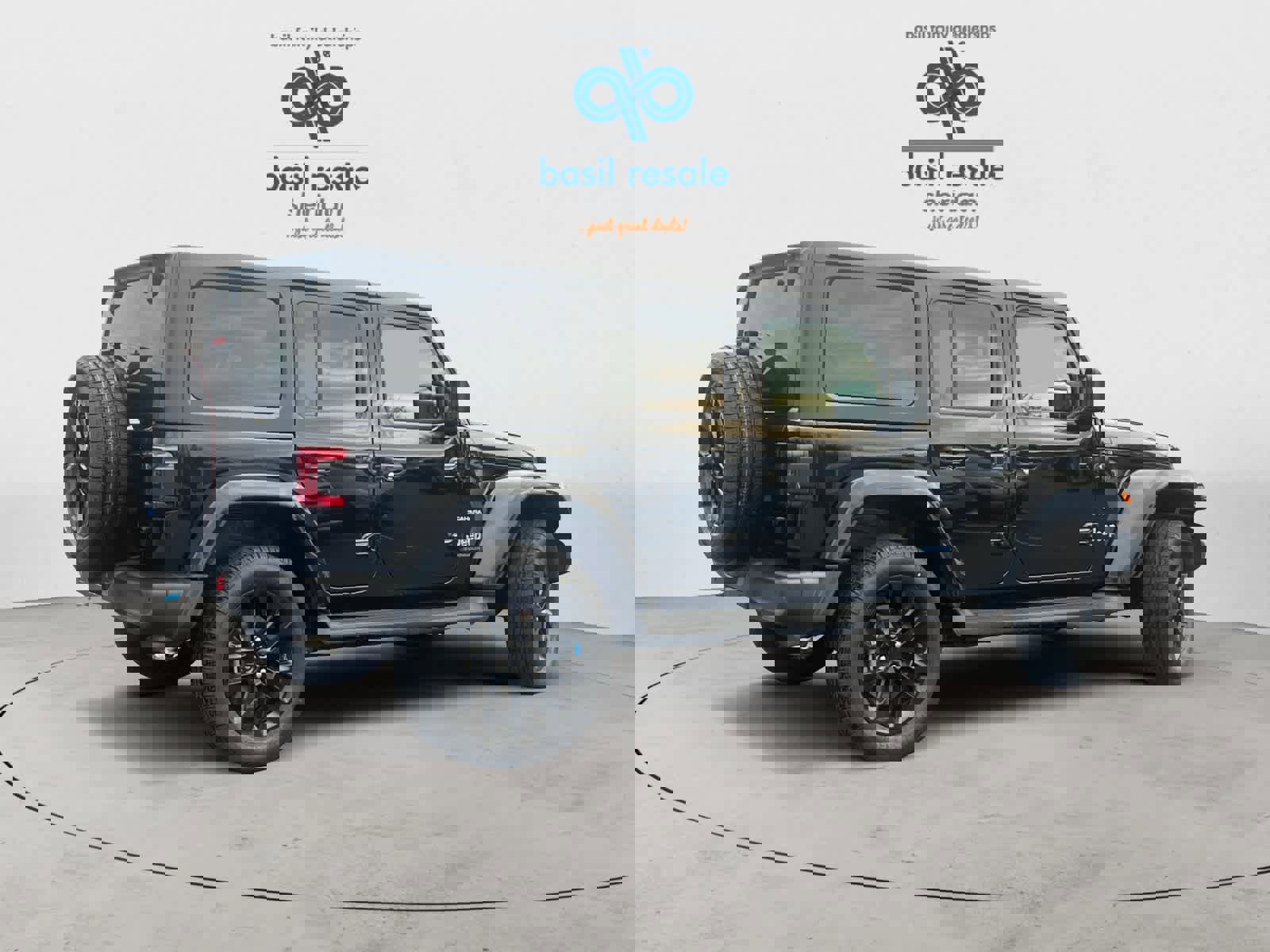 Used 2023 Jeep Wrangler Sahara w/ Cold Weather Group image 10