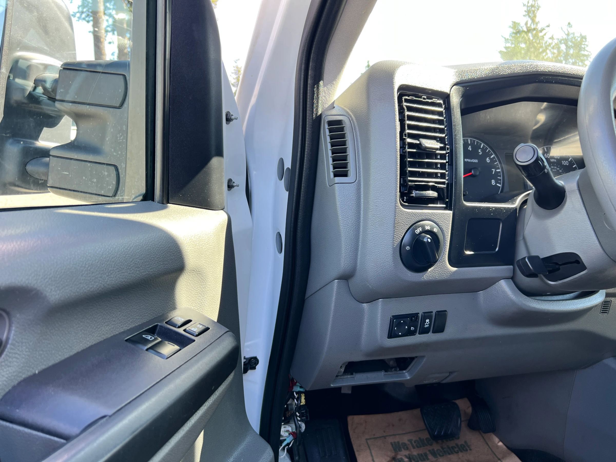 Used 2019 Nissan NV 3500 SL image 9