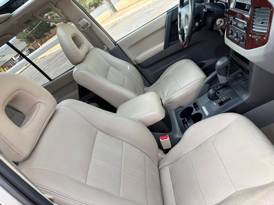 Used 2002 Mitsubishi Montero Limited AWD/4WD image 18
