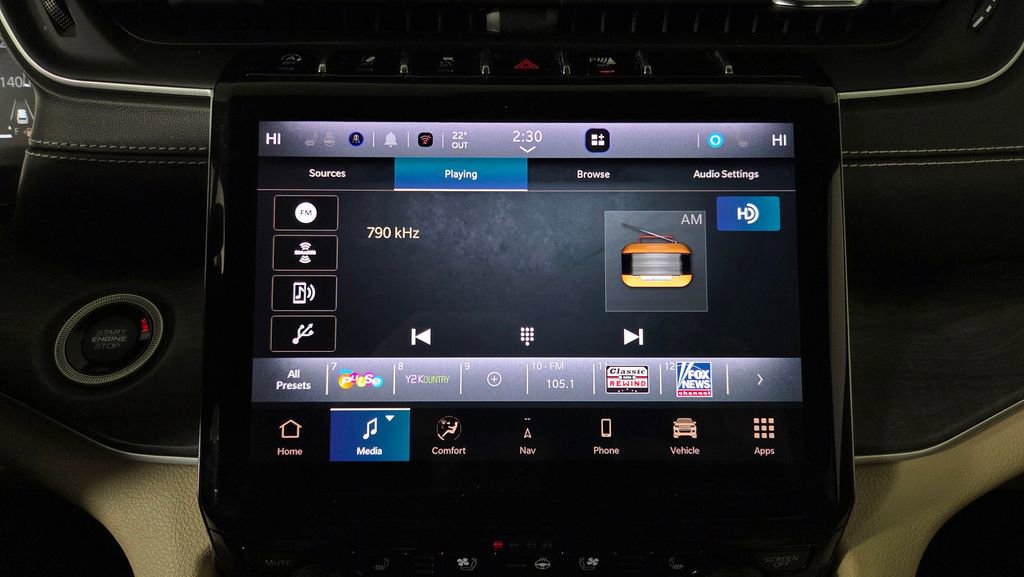 Used 2023 Jeep Grand Cherokee Limited w/ Luxury Tech Group II image 22