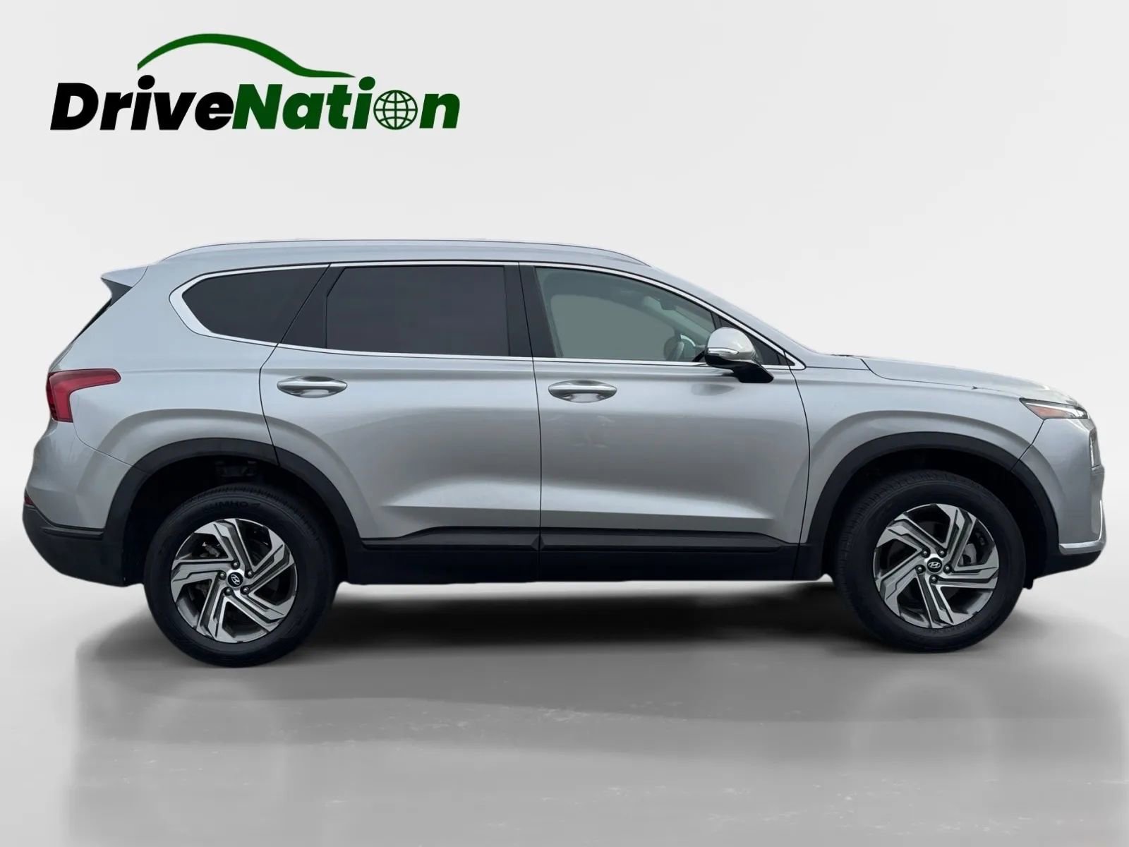 Used 2023 Hyundai Santa Fe SEL image 3