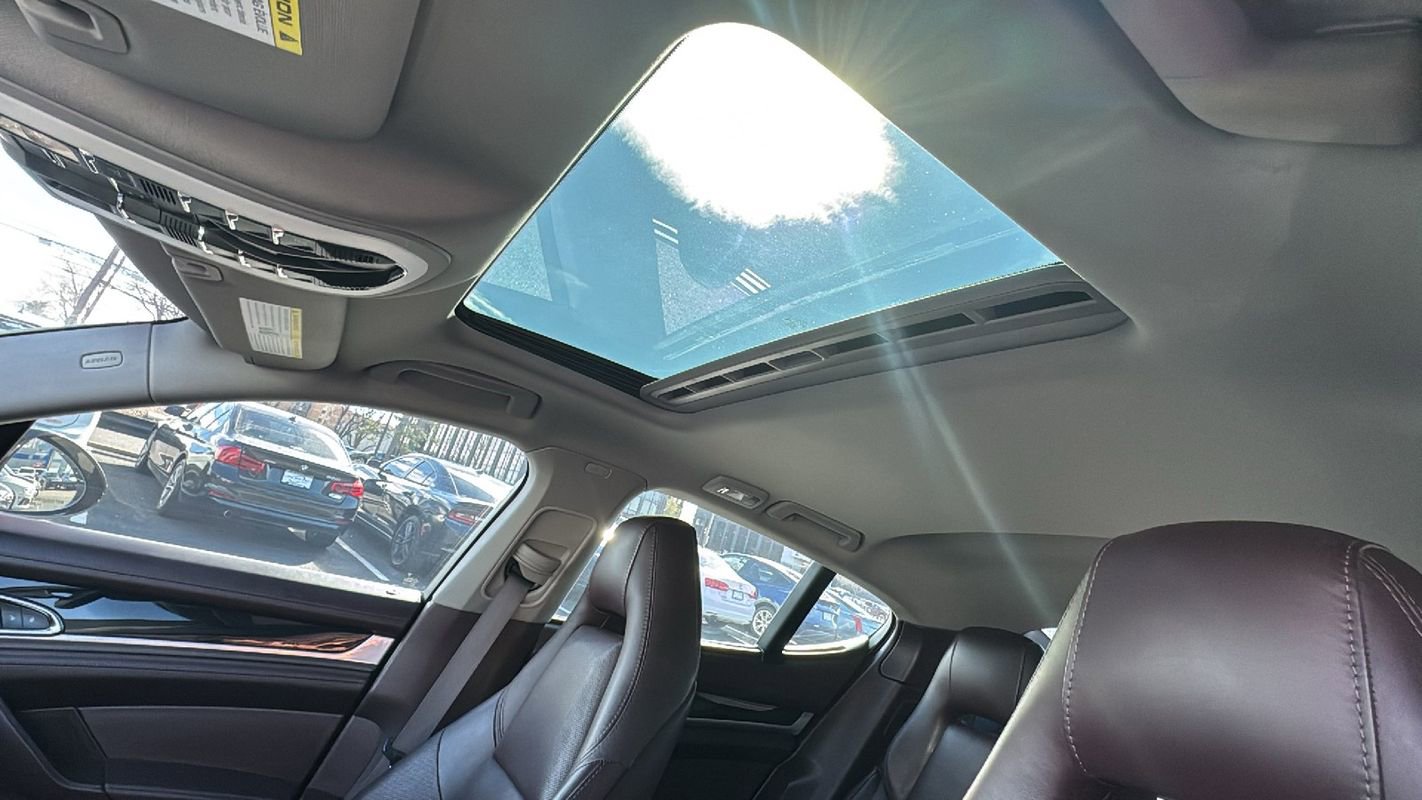 Used 2015 Porsche Panamera 4 image 12
