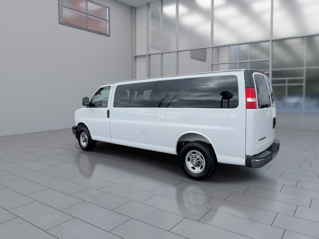 Used 2025 Chevrolet Express 3500 LT w/ LT Preferred Equipment Group RWD image 6