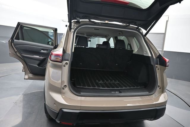 Used 2025 Nissan Rogue SV w/ Rock Creek Premium Package AWD/4WD image 8