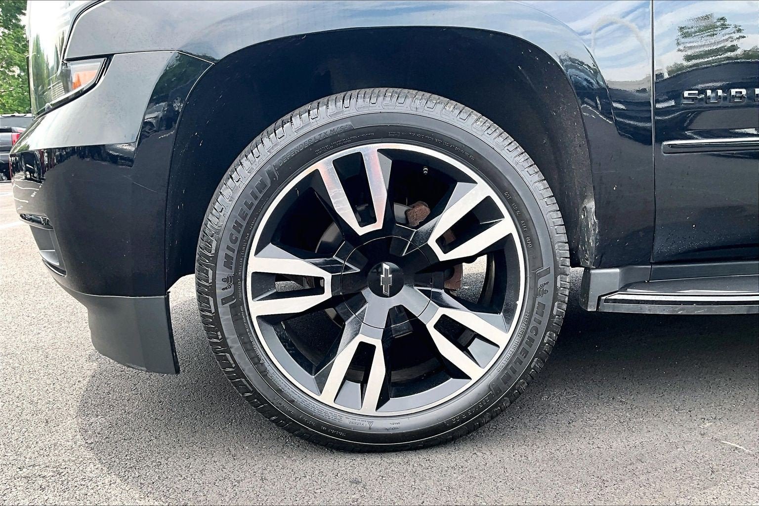 Used 2018 Chevrolet Suburban Premier AWD/4WD image 9
