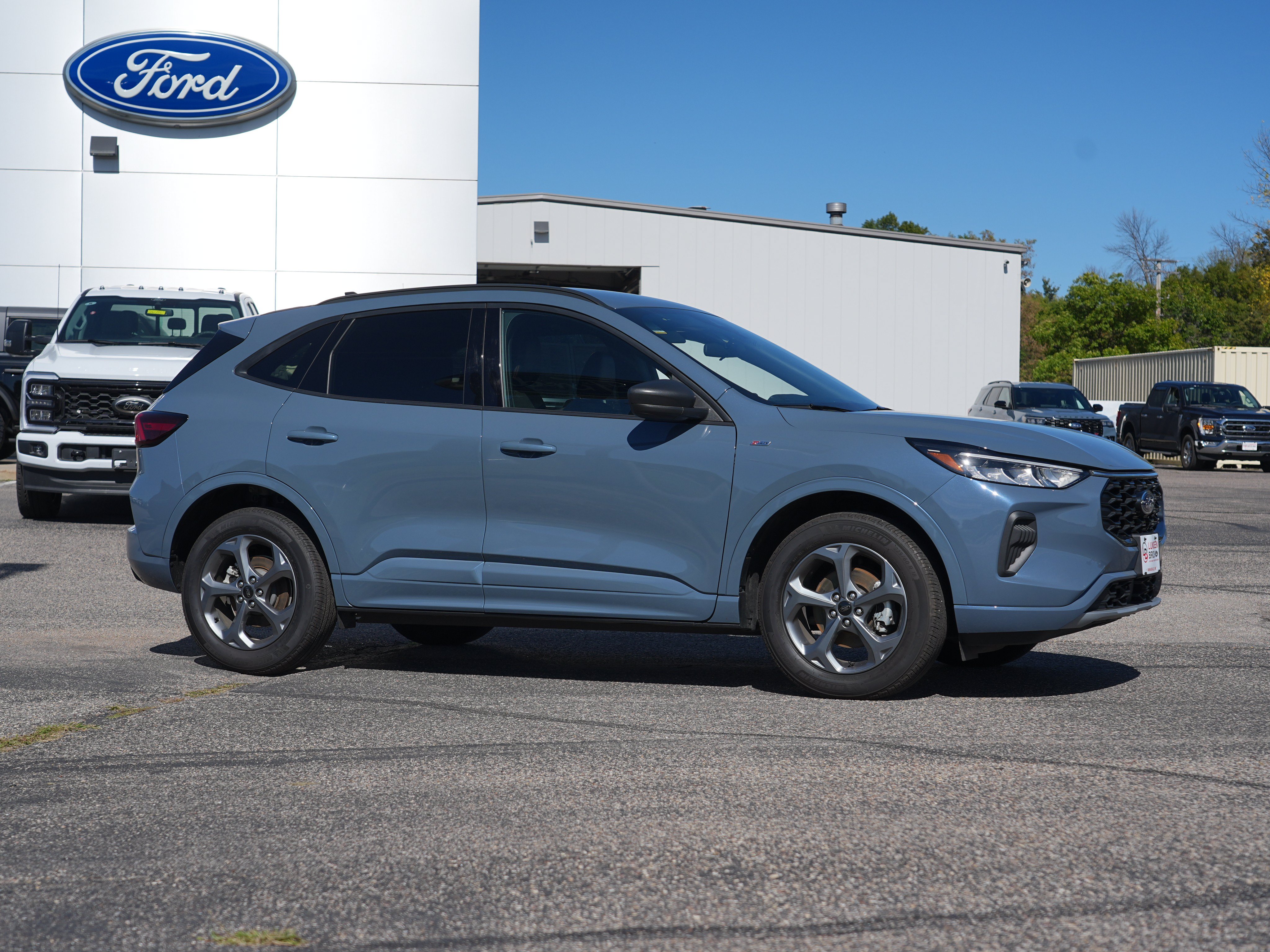 Used 2024 Ford Escape ST-Line w/ Tech Pack #1 AWD/4WD image 2