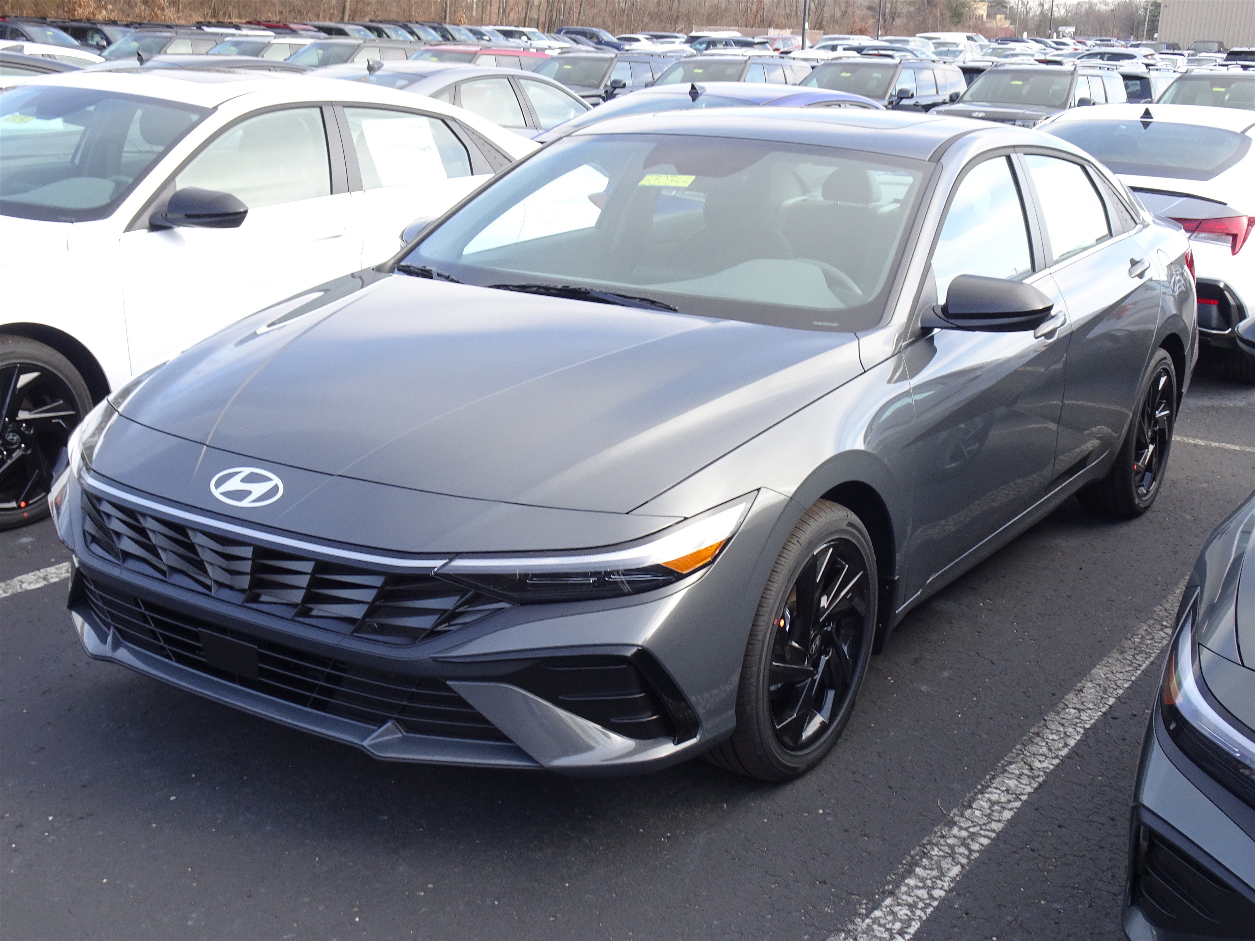 New 2026 Hyundai Elantra SEL Sport Premium FWD image 2