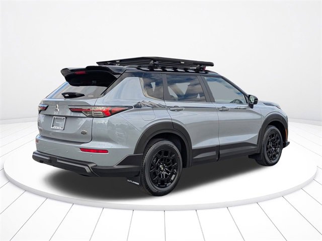 New 2026 Mitsubishi Outlander Trail Edition image 3