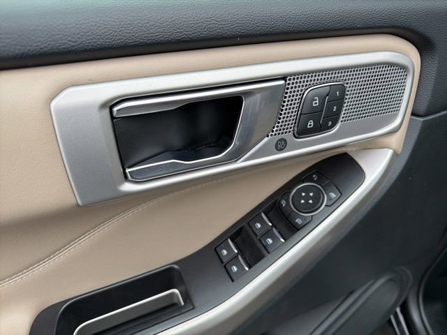 Used 2022 Ford Explorer Limited w/ Equipment Group 301A image 12