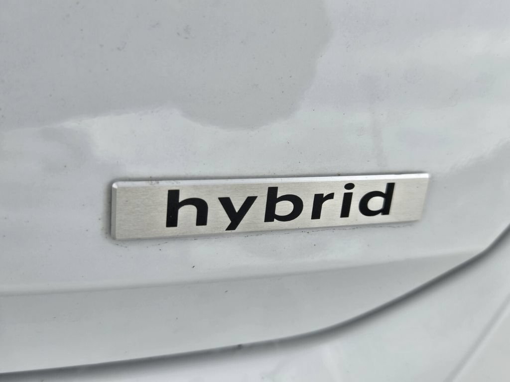 Certified 2025 Hyundai Elantra SEL FWD image 15