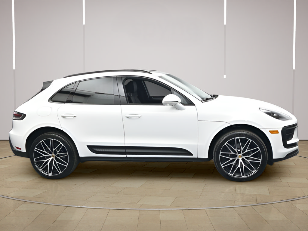 Certified 2026 Porsche Macan AWD/4WD image 27