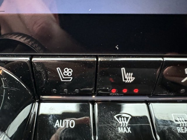 New 2026 GMC Canyon Denali w/ LPO, Denali Black Edition image 16