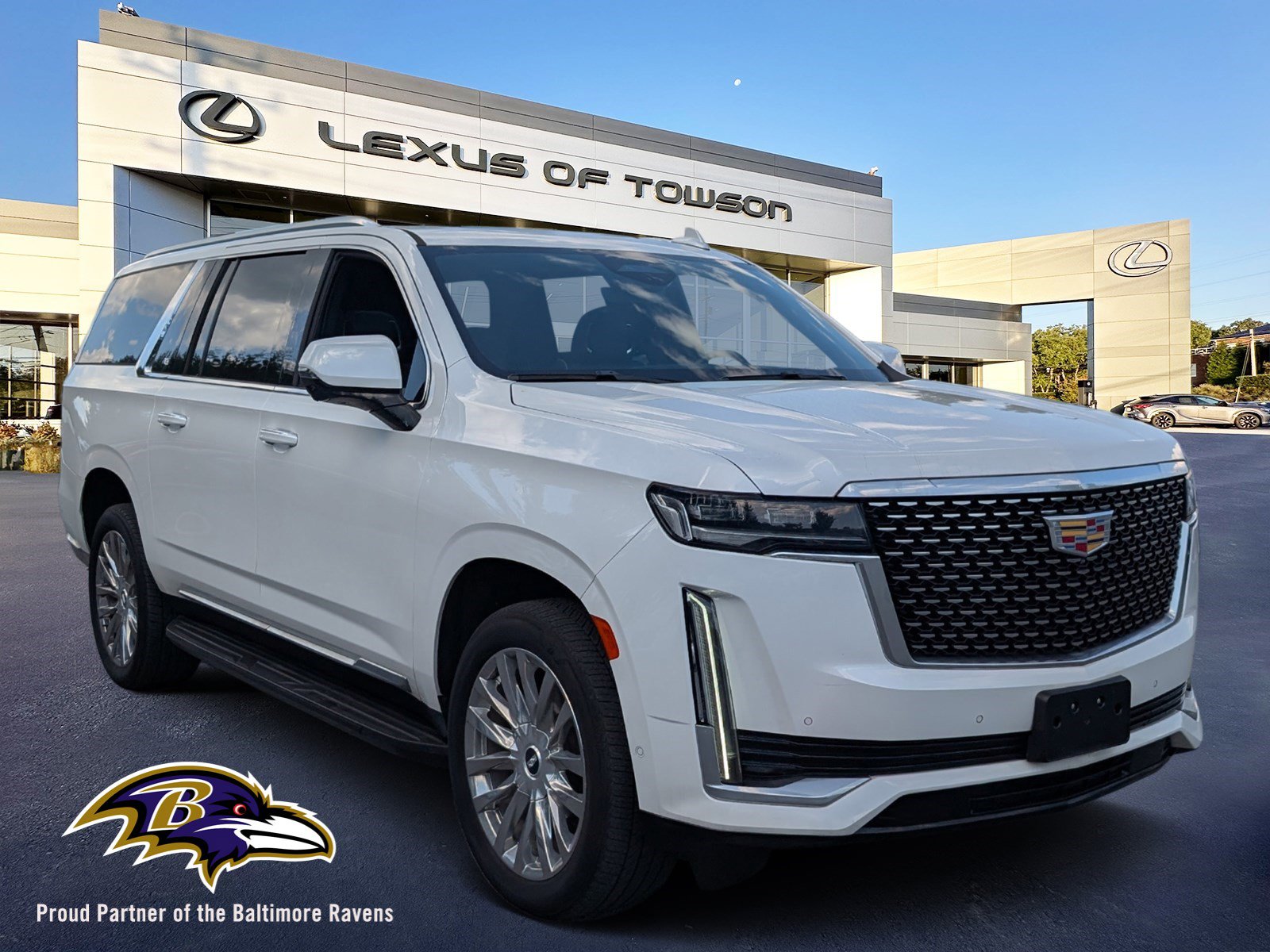 Used 2021 Cadillac Escalade ESV Premium Luxury w/ Performance Package image 1