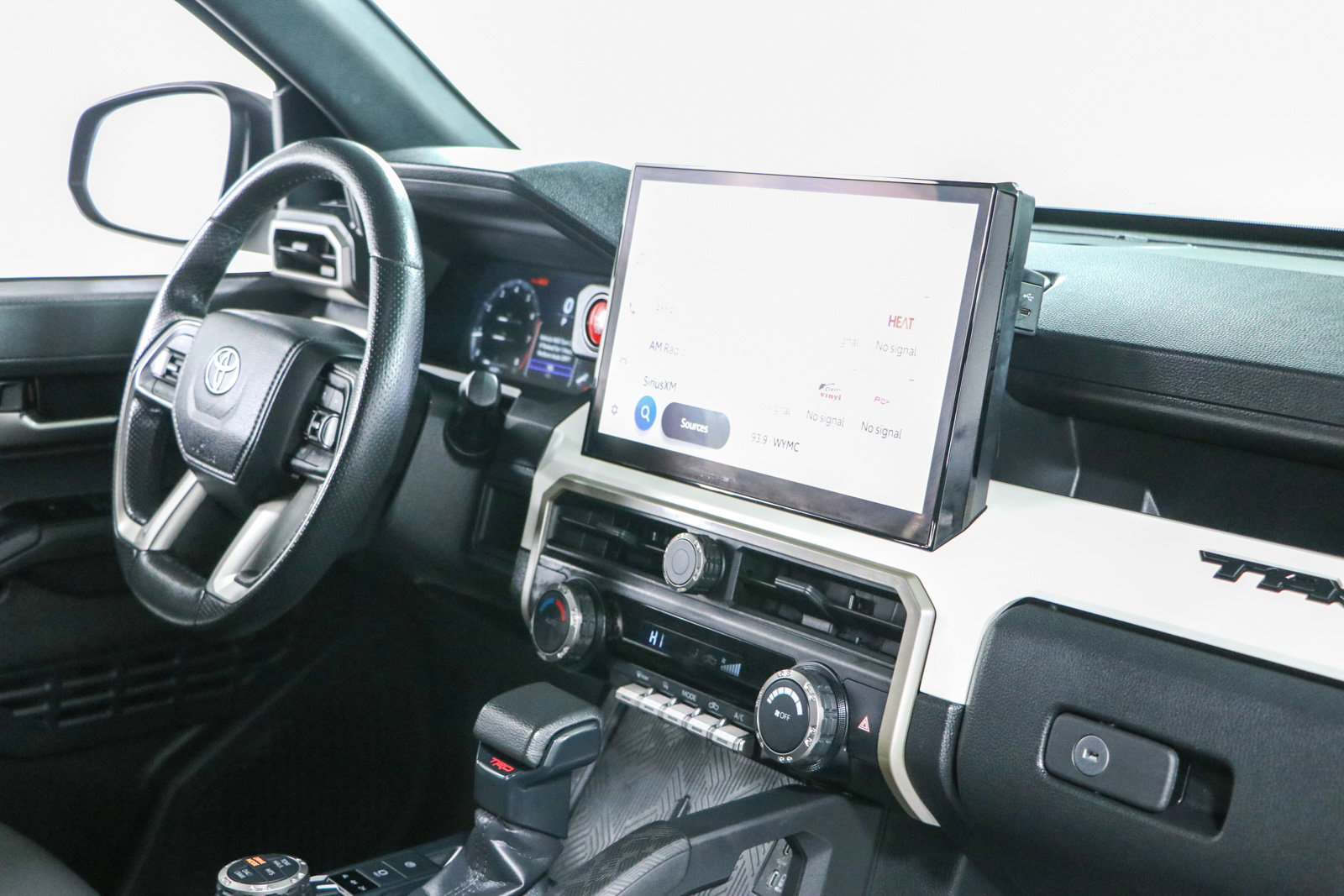 Used 2024 Toyota Tacoma TRD Off-Road AWD/4WD image 25