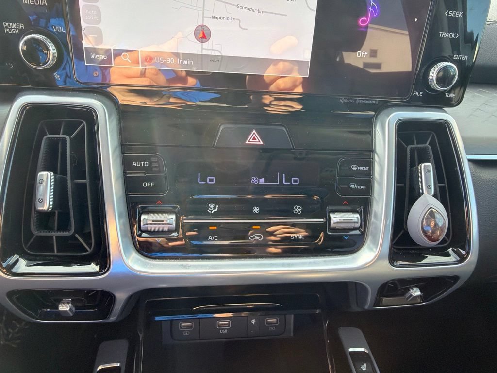 Certified 2023 Kia Sorento SX AWD/4WD image 25