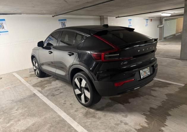 Used 2023 Volvo C40 P8 Recharge Ultimate image 3