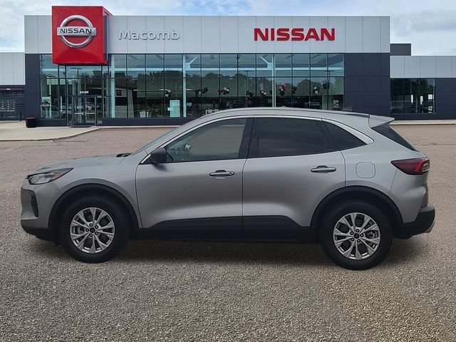 Used 2023 Ford Escape Active w/ Tech Pack #1 AWD/4WD image 4