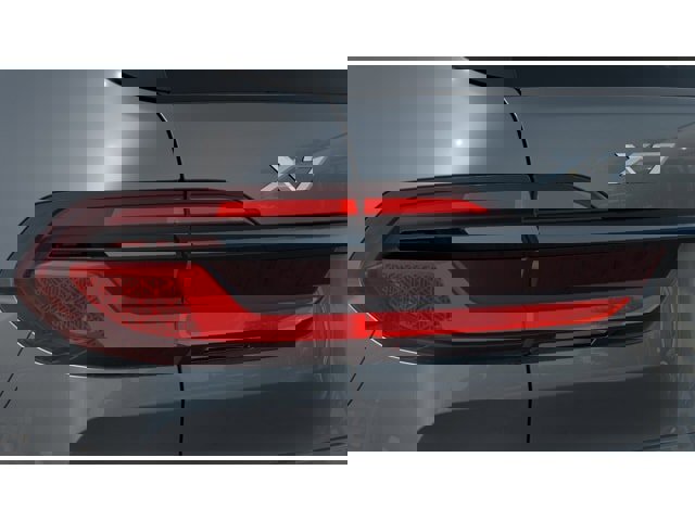 Used 2026 BMW X7 xDrive40i w/ Premium Package image 8