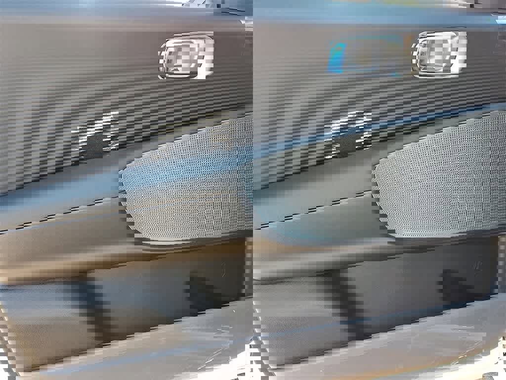 New 2025 Hyundai Ioniq 6 SE image 9