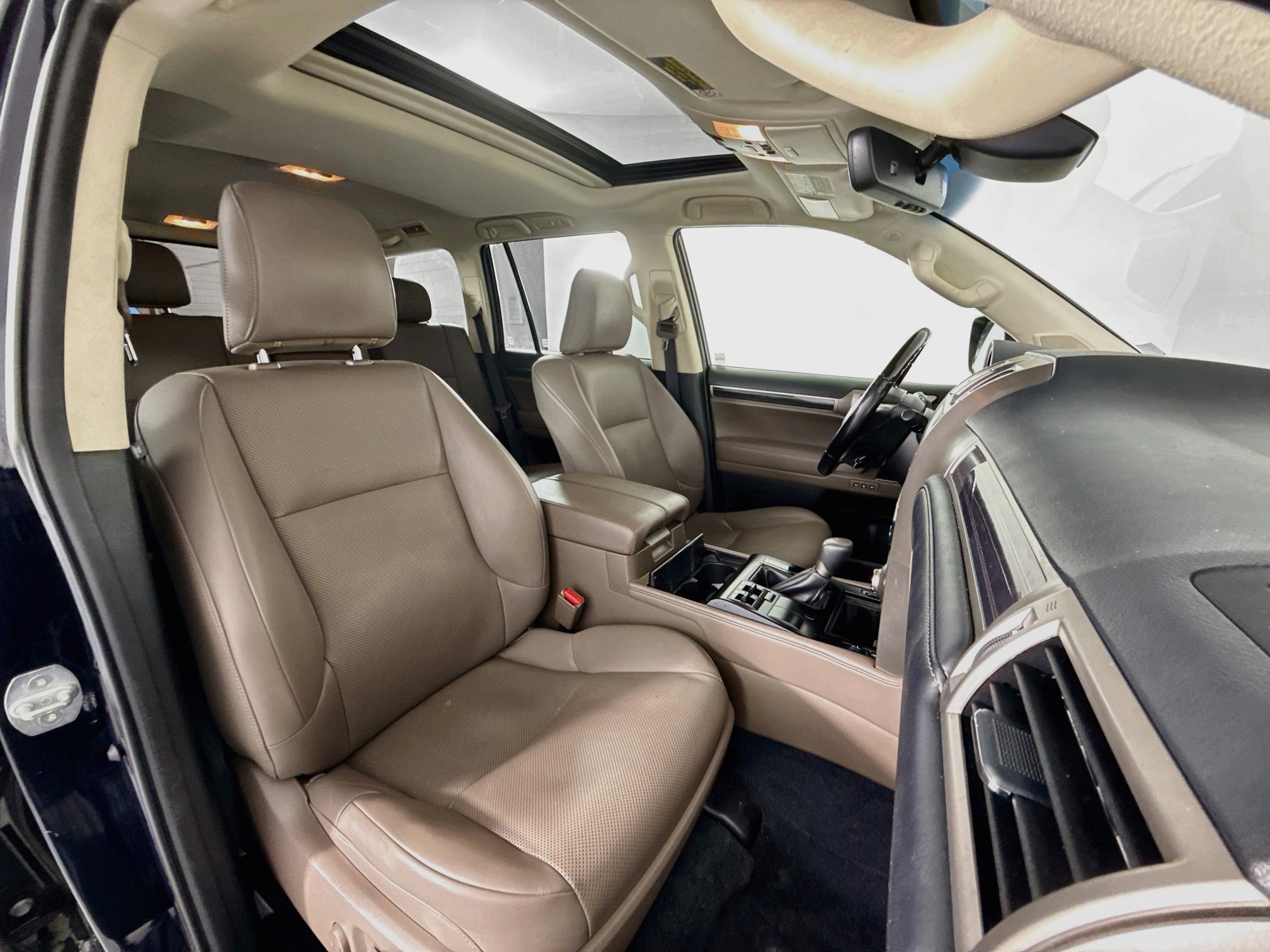 Used 2020 Lexus GX 460 Premium w/ Premium Package AWD/4WD image 27